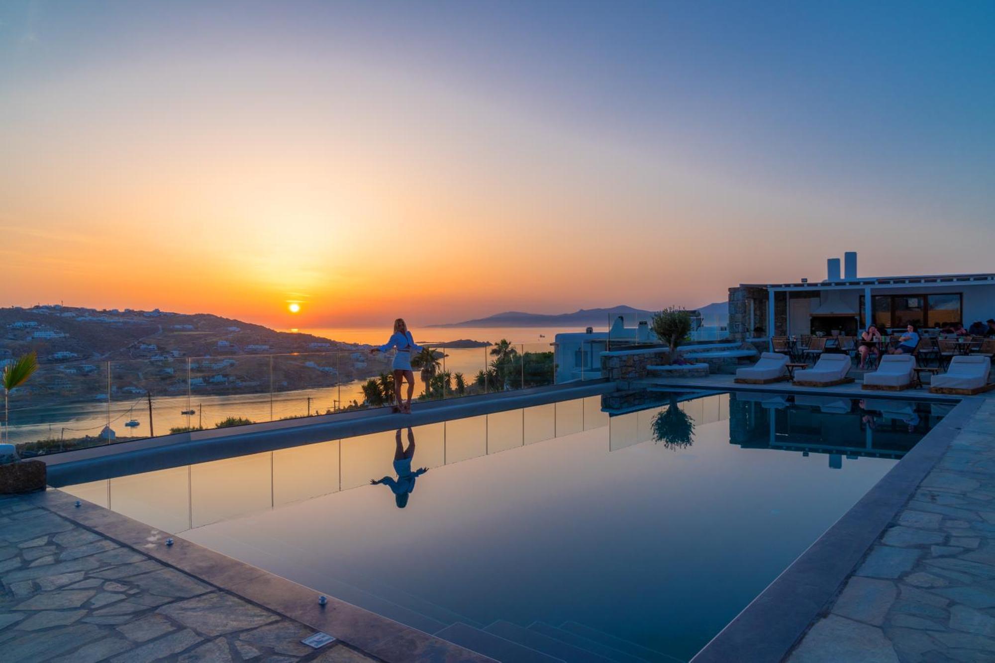 Le Ciel Suites & Villas Mykonos Town Bagian luar foto